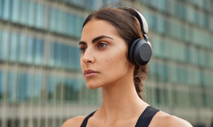 Как выбрать беспроводные наушники: гид без маркетинговой шелухи