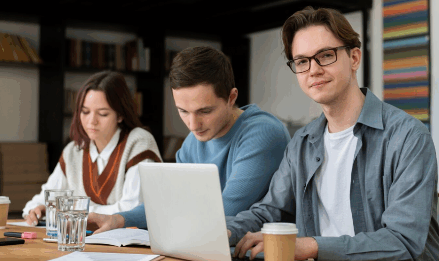 Как начать карьеру в IT без университета: 5 рабочих способов для новичков | Пошаговое руководство